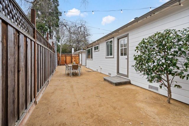 576 Green Manor Court, Palo Alto, CA 94301