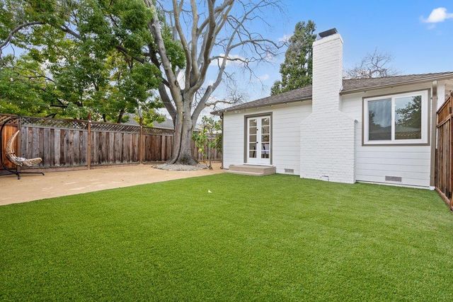 576 Green Manor Court, Palo Alto, CA 94301