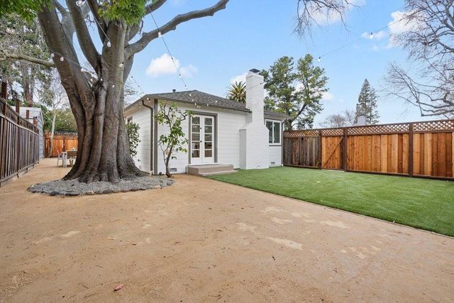 576 Green Manor Court, Palo Alto, CA 94301