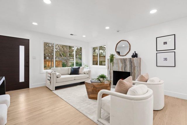 576 Green Manor Court, Palo Alto, CA 94301