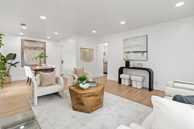 576 Green Manor Court, Palo Alto, CA 94301