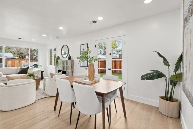 576 Green Manor Court, Palo Alto, CA 94301