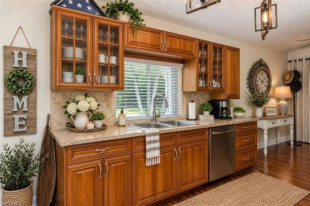 715 9th AVE, Cape Coral, FL 33990