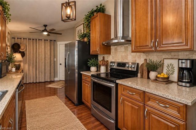 715 9th AVE, Cape Coral, FL 33990