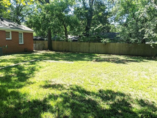 2417 S Kennedy, Tyler, TX 75701