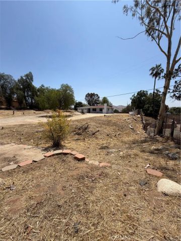 18373 Avenue D, Perris, CA 92570