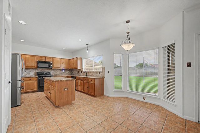 7018 Royal Knoll Court, Pasadena, TX 77505
