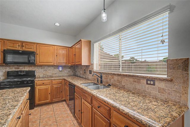 7018 Royal Knoll Court, Pasadena, TX 77505