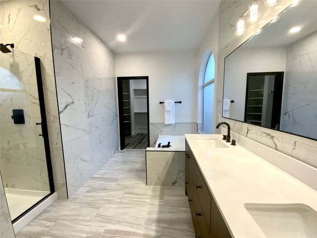 808 Lake Bridge Drive, Lake Dallas, TX 75065
