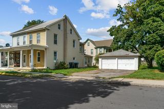 1 E BROAD ST, Annville, PA 17003