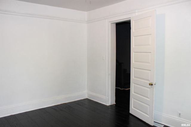 1443 E KNOX Street, Galesburg, IL 61401