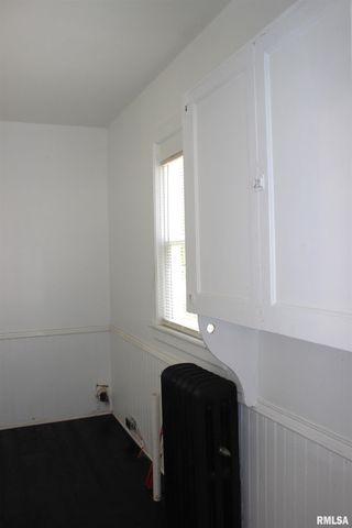 1443 E KNOX Street, Galesburg, IL 61401