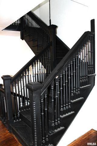 1443 E KNOX Street, Galesburg, IL 61401