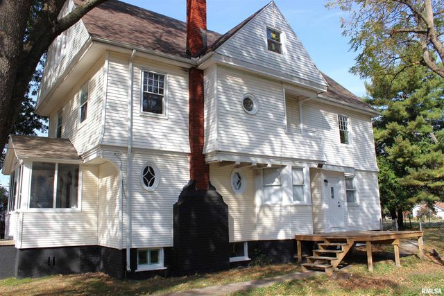1443 E KNOX Street, Galesburg, IL 61401