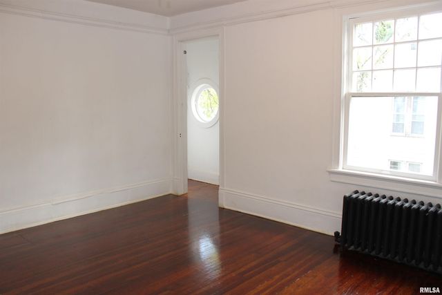 1443 E KNOX Street, Galesburg, IL 61401