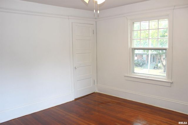 1443 E KNOX Street, Galesburg, IL 61401