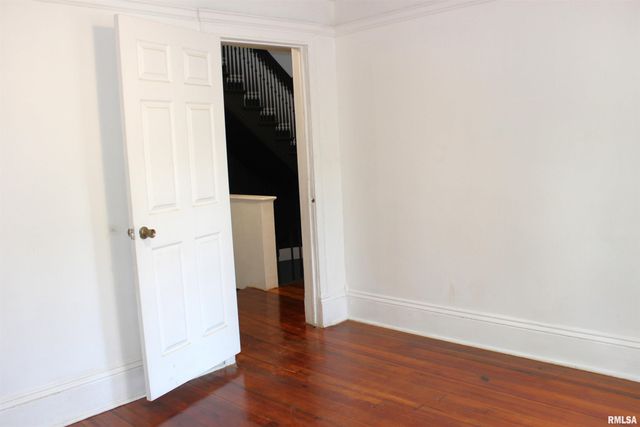 1443 E KNOX Street, Galesburg, IL 61401