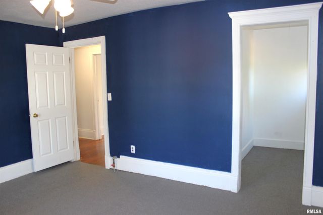 1443 E KNOX Street, Galesburg, IL 61401