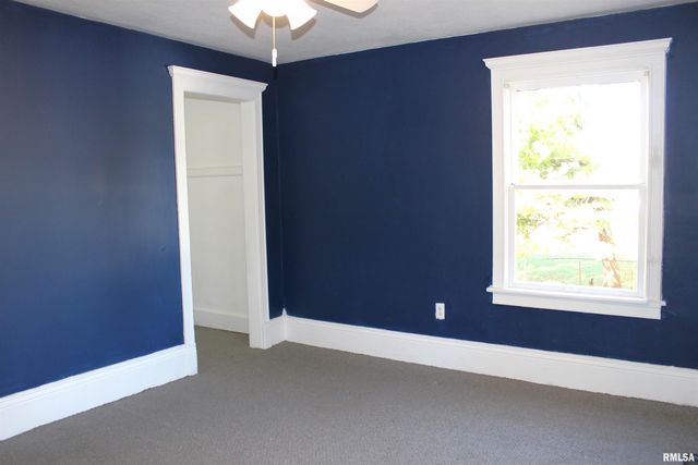 1443 E KNOX Street, Galesburg, IL 61401