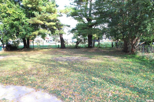 1443 E KNOX Street, Galesburg, IL 61401