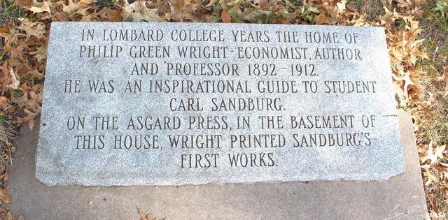 1443 E KNOX Street, Galesburg, IL 61401