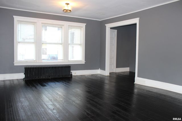 1443 E KNOX Street, Galesburg, IL 61401