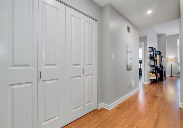 2 Rollins St D603, Boston, MA 02118