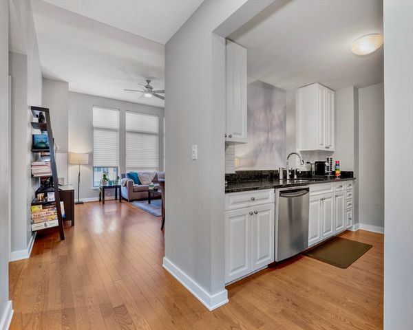2 Rollins St D603, Boston, MA 02118