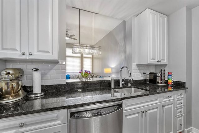 2 Rollins St D603, Boston, MA 02118