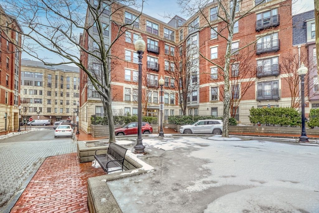 2 Rollins St D603, Boston, MA 02118