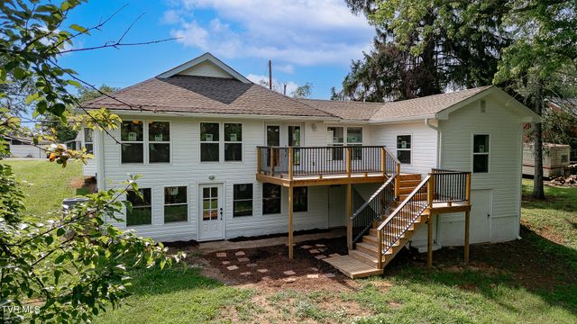 129 Ridgeway Avenue, Church Hill, TN 37642