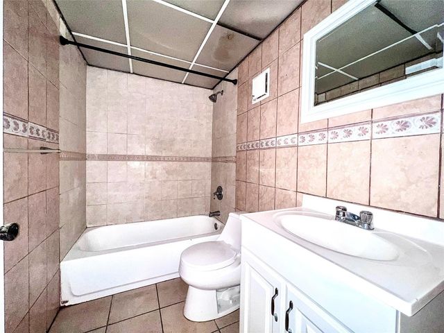 3321 NW 47th Terrace 232, Lauderdale Lakes, FL 33319