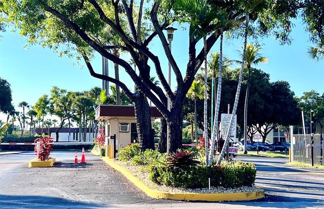 3321 NW 47th Terrace 232, Lauderdale Lakes, FL 33319