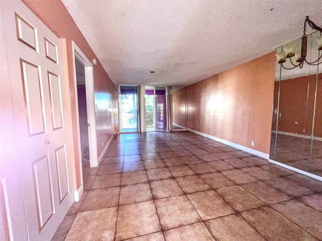 3321 NW 47th Terrace 232, Lauderdale Lakes, FL 33319