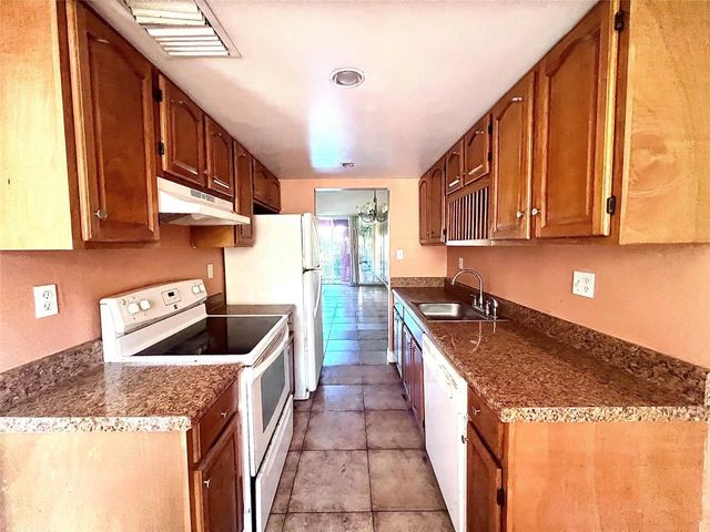 3321 NW 47th Terrace 232, Lauderdale Lakes, FL 33319