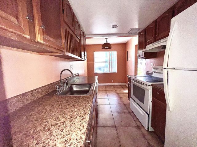 3321 NW 47th Terrace 232, Lauderdale Lakes, FL 33319