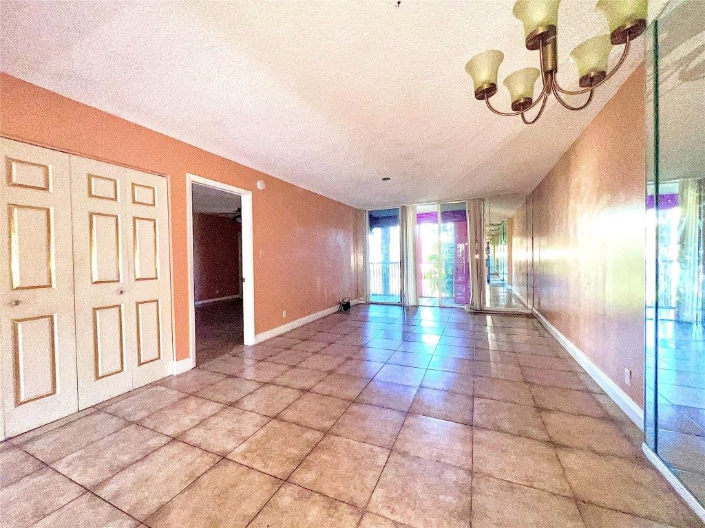 3321 NW 47th Terrace 232, Lauderdale Lakes, FL 33319