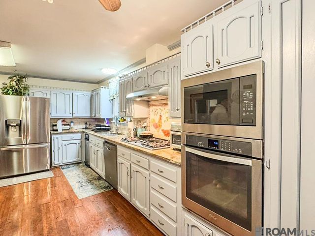 1024 Hatchell Ln, Denham Springs, LA 70726