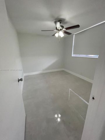 9460 Tangerine Pl 404, Davie, FL 33324