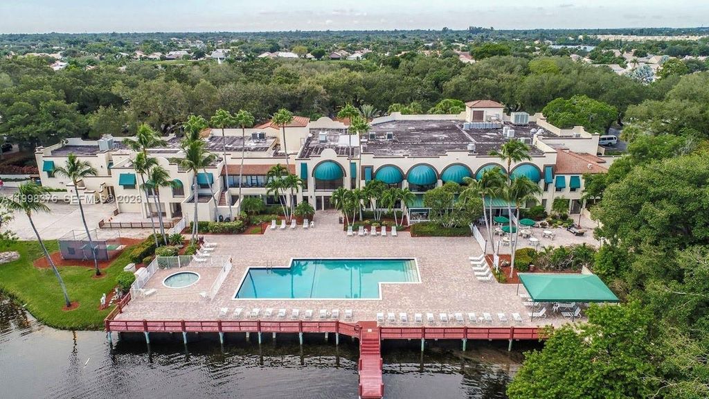 9460 Tangerine Pl 404, Davie, FL 33324