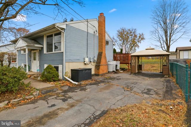 715 CLASTER BLVD, Dauphin, PA 17018