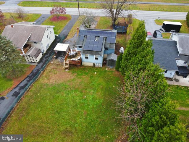 715 CLASTER BLVD, Dauphin, PA 17018