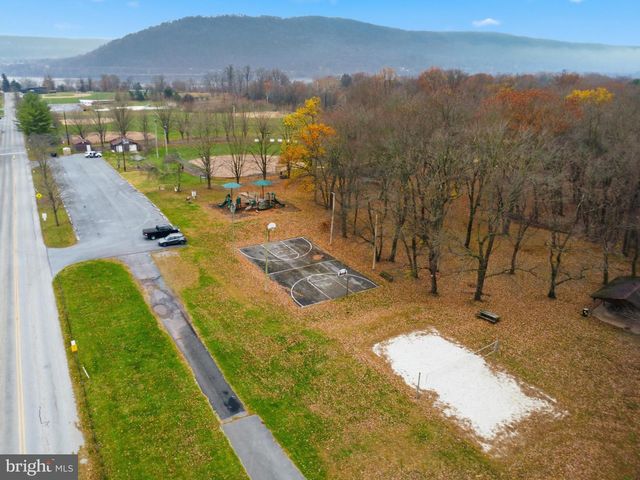 715 CLASTER BLVD, Dauphin, PA 17018