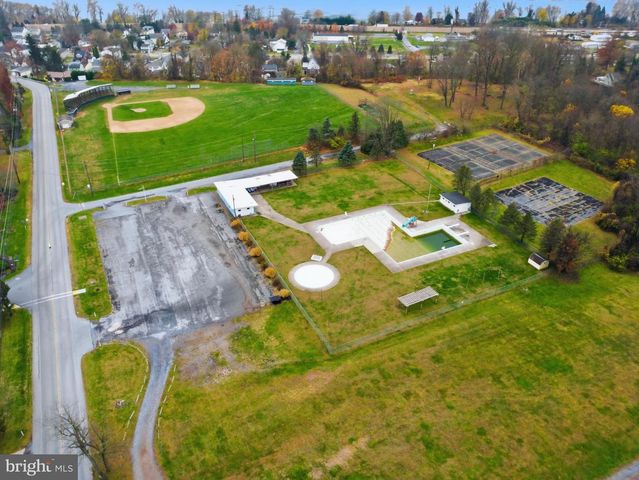 715 CLASTER BLVD, Dauphin, PA 17018