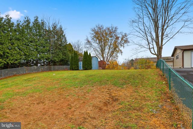 715 CLASTER BLVD, Dauphin, PA 17018