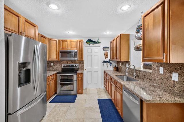 943 NAUTILUS Isle, Dania Beach, FL 33004