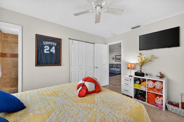 943 NAUTILUS Isle, Dania Beach, FL 33004