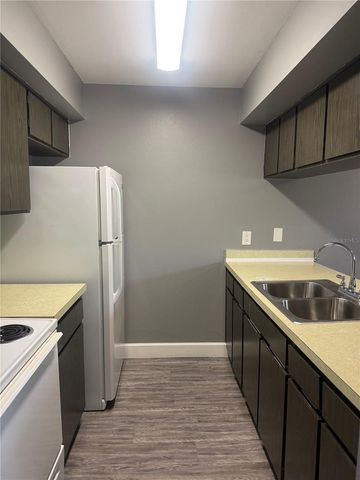 900 70TH STREET N 102, St Petersburg, FL 33710