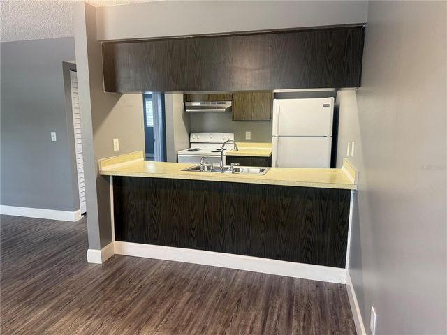 900 70TH STREET N 102, St Petersburg, FL 33710