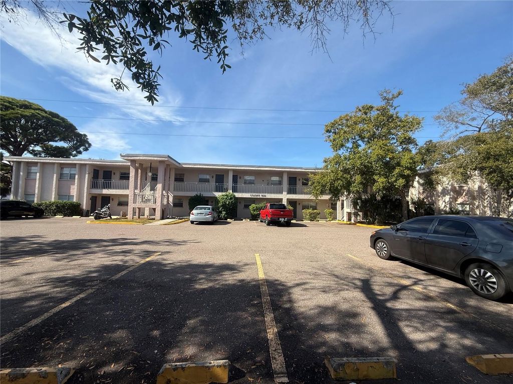 900 70TH STREET N 102, St Petersburg, FL 33710